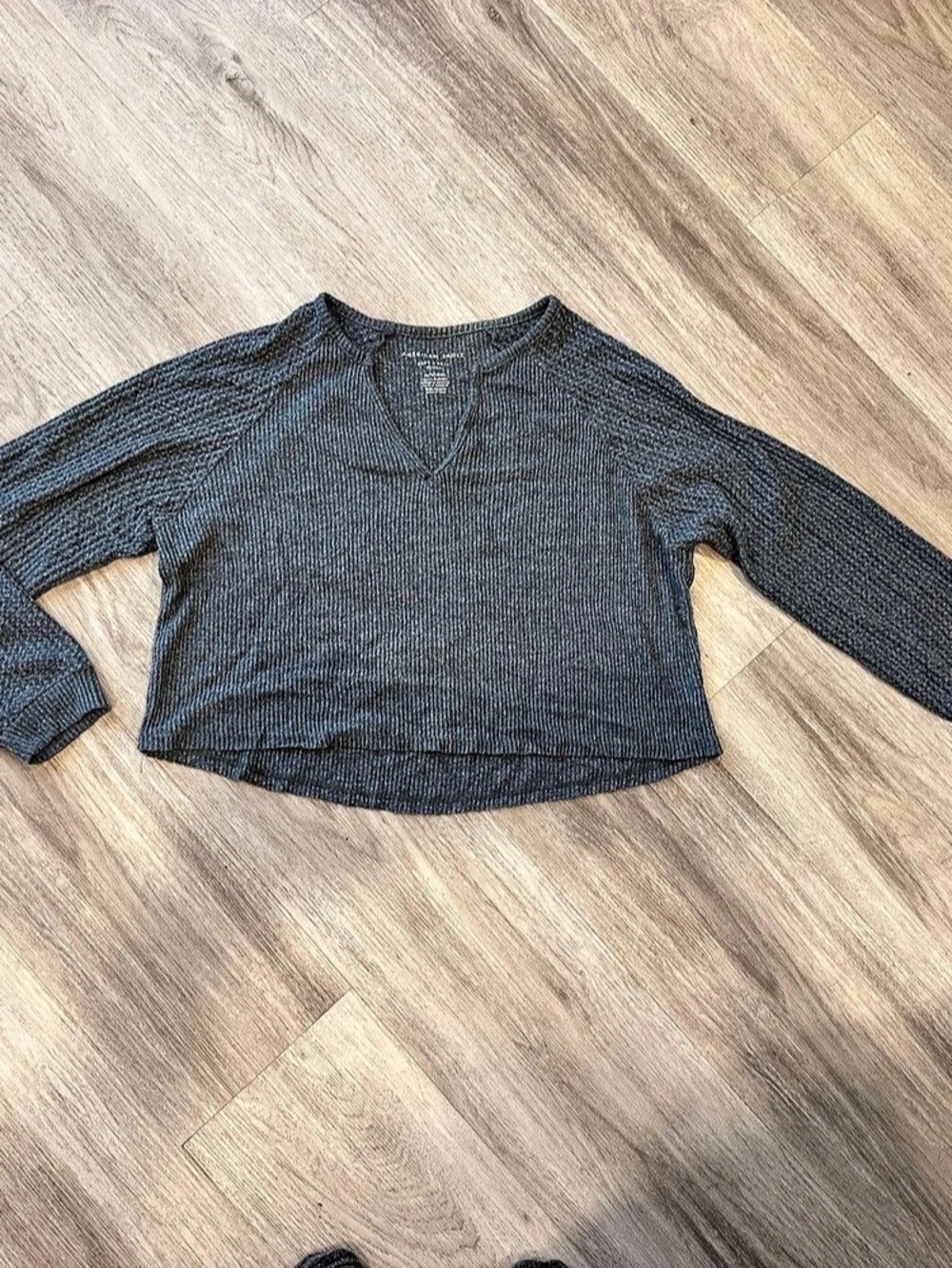 American Eagle Soft & Sexy Plush sweater V-Neck Sweater in Gray Size XS